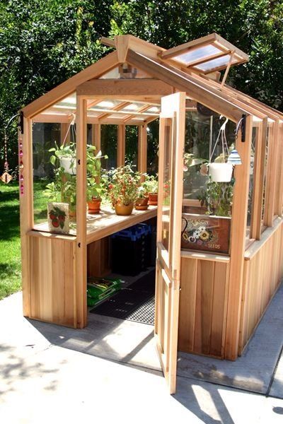 Serre Diy, Wooden Greenhouse, Greenhouse Diy, Pvc Greenhouse, Diy Greenhouse Plans, Build A Greenhouse, Home Greenhouse, Wooden Greenhouses, Backyard Greenhouse