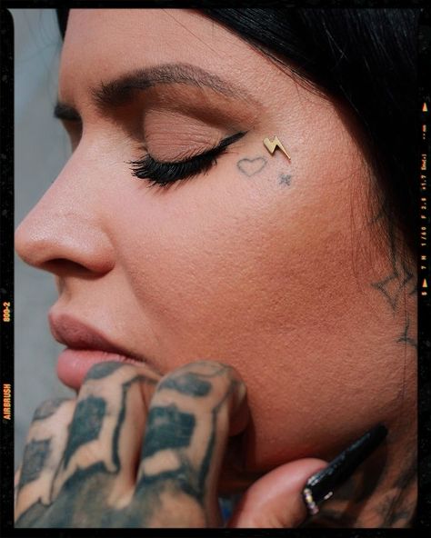 Microdermal Piercing Idea Microdermal Piercing Face, Microdermal Piercing, Face Tats, App Filter, Tattoo Face, Piercing Inspo, Spring Lookbook, Face Girl, Cool Piercings