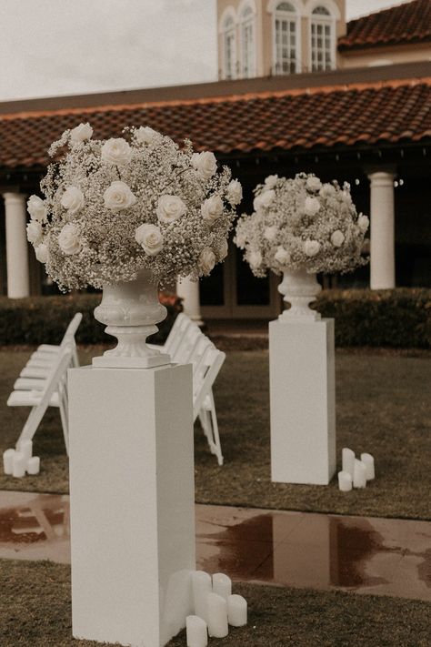 Babys Breath Wedding Ideas, Babys Breath Aisle Flowers, Baby's Breath Wedding Decor, Baby’s Breath Centerpiece Diy, White Roses Corsage, Baby Breath Wedding Decor, Altar Ideas Wedding, Chapel Wedding Decorations, Wedding Alter Decor