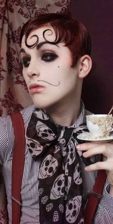 Valentin Perrin, Cabaret Makeup, Drag King Makeup, Dark Cabaret, Drag Make-up, Dandy Style, Drag King, Make Up Inspiration, Drag Makeup