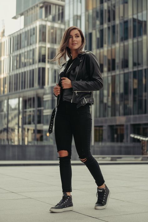 Rock Your Style with Confidence: Edgy Outfits Female 2024 - Fashion Tips Tricks Edgy Tomboy Fashion, Black Outfits Summer, Punk Chic Fashion, Edgy Outfits Summer, Grunge Outfits Black, Edgy Outfits Grunge, Casual Edgy Outfits, Edgy Grunge Style, Simple Black Outfits