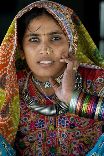 A woman of Kutch in traditional clothes and jewelry, India Colorful Clothing, Goa India, Indian Woman, India And Pakistan, We Are The World, World Cultures, People Of The World, People Around The World, Traditional Dresses