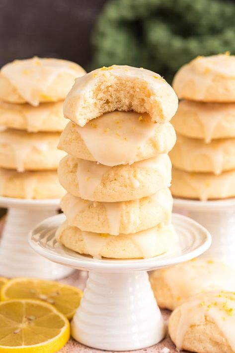 These bright and refreshing lemon drop cookies are topped with a sweet-tart glaze that adds the perfect amount of lemon zing to the soft, cake-like cookie base. Lemon Drop Shortbread Cookies, Tart Glaze, Delicious Lemon Desserts, Lemon Cookies Easy, Lemon Drop Cookies, Lemon Shortbread, Lemon Shortbread Cookies, Lemon Bars Easy, Soft Cake