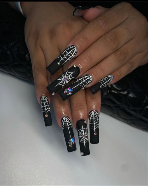 Reflective Glitter Halloween Nails, Halloween Gem Nails, Boogeyman Nails, Black And Silver Halloween Nails, Halloween Bling Nails, Spiderweb Nails Acrylic, Halloween Nails With Rhinestones, Klaws Nails Acrylic, Black Spiderweb Nails