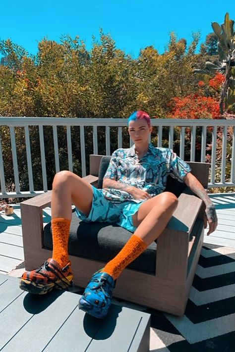 Ruby Rose wearing her Crocs collaboration, the  Just Love designed by Ruby Rose Crocs Classic Bae Clog. #rubyrose #crocs #clogs #crocsoutfit #casualoutfits Celebrities Wearing Crocs, Bae Crocs, Crocs Collab, Crocs With Socks, Crocs Collaboration, Bae Clog, Crocs Aesthetic, Clog Outfit, Crocs Outfit