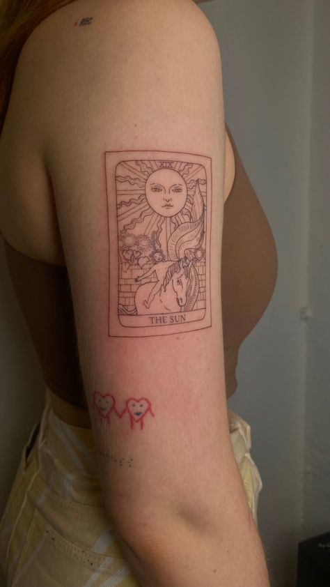 Arcana Tattoo, Tarot Cards Sun, Esoteric Tattoo, Sun And Moon Tattoo, The Sun Tarot Card, Tarot Card Tattoo, Tarot Tattoo, Card Tattoo Designs, The Sun Tarot