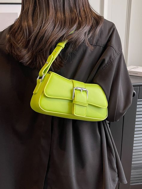 Lime Green Bag Outfit, Green Shoulder Bag Outfit, Green Bag Outfit, Bag Styling, Shoulder Bag Outfit, Purse Outfit, Green Outfits, Neon Bag, Colorful Handbags