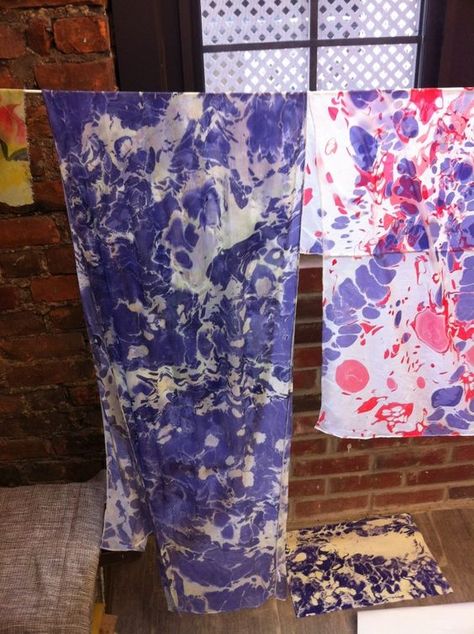 Marble Fabric Diy, Suminagashi Art, Fabric Marbling, Charity Crafts, Paste Paper, Bored Art, Marbling Fabric, Diy Hanging Planter, Dyeing Fabric