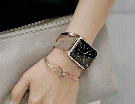 Starlight Apple Watch Aesthetic, Apple Watch Stack, Apple Watch Starlight, Apple Watch Aesthetic, Watch Aesthetic, Lux Jewelry, Arm Candies, Apple Watch Fashion, Daily Wear Jewellery