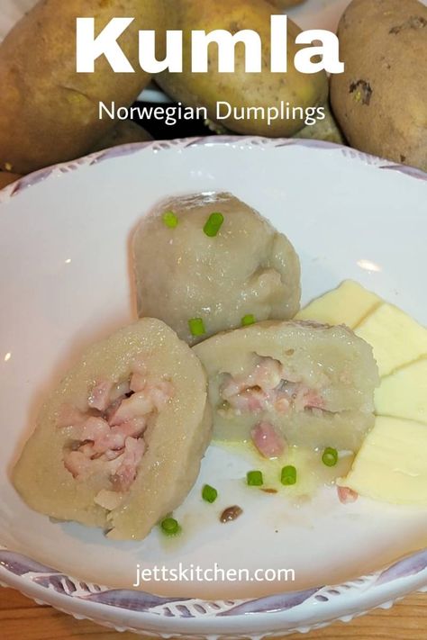 Swedish Dumplings, Norwegian Meals, Klubb Recipe, Kumla Recipe, Norwegian Recipes Dinner Meals, Norwegian Appetizers, Norwegian Snacks, Swedish Potato Dumplings, Norwegian Potato Klub