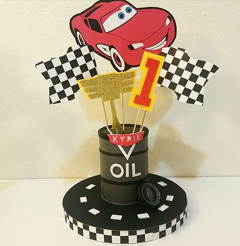 Lightning Mcqueen Birthday Centerpieces, Lighting Mcqueen Centerpieces, Lightning Mcqueen Centerpieces, Cars Centerpiece Ideas, Car Centerpieces, Disney Cars Movie, Cars Birthday Party Decorations, Disney Cars Birthday, Cars Birthday Party Disney