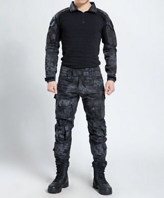 Assassin Clothing, Zombie Apocalypse Outfit, Zombie Clothes, Army Combat Uniform, Paintball Gear, Combat Suit, Combat Uniforms, Combat Trousers, Hunting Pants