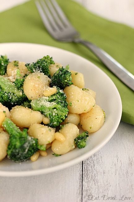 Gnocchi With Broccoli, Butter Gnocchi, Quinoa And Rice, Broccoli Gratin, Enjoy Your Meal, Gnocchi Recipes, Browned Butter, Broccoli Recipes, Pasta Rice