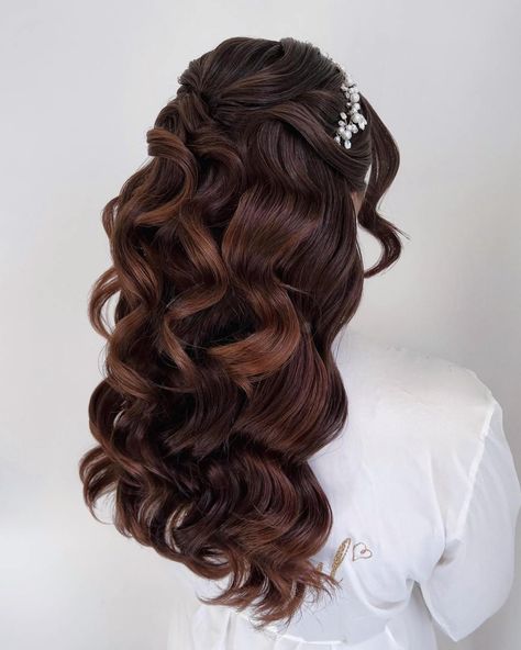 Wedding Half-Up Half-Down Hollywood Waves Wedding Half Updo, Bridal Half Up Half Down, Modern Bridal Hairstyles, Simple Bridal Hairstyle, Half Bun Hairstyles, Half Up Curls, Bridal Hair Half Up, Braided Half Updo, Hollywood Curls