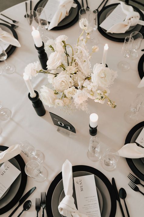 Styled Shoot: The Stockhouse Chicago - Michaela Mantarian Classic Black And White Wedding Decor, Black And White Modern Wedding, Grad Dinner, Tv Weddings, Whimsical Romantic, Black And White Wedding Theme, Engagement Dinner, Simple Wedding Decorations, Birthday Ideas For Her