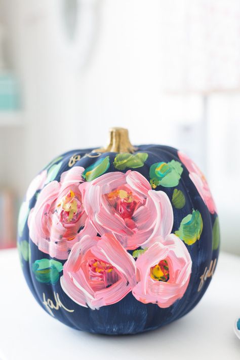 paintedpumpkin-6 Creative Pumpkin Decorating, No Carve Pumpkin Decorating, Easy Flower Painting, Diy Unicorn, Halloween Memes, Painted Pumpkin, Creative Pumpkins, Pumpkin Carving Templates, Pumpkin Party