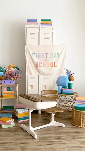 First Day Of School Banner, Kids Room Art Prints, Back To School Pictures, School Banners, Girl Room Art, School Photo, School Banner, School Sets, Graduation Banner