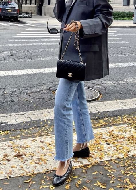 Striped Sweater Outfit, Blazer And Jeans, Ballet Flats Outfit, Flats Outfit, Fall Mood, Corporate Outfits, Paris Outfits, Fall Inspo, Future Lifestyle