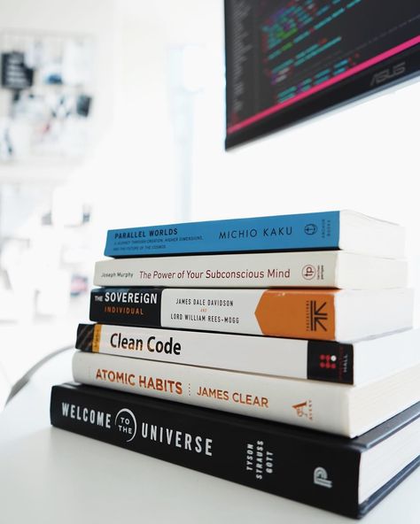 Morgan | Software Engineer on Instagram: “📚 People who read books live longer⁣ ⁣ Yale researchers studied 3,635 people older than 50 and found that those who read books for 40…” Engineering Books, Tech Girl, Clean Code, Instagram People, 2025 Vision, Software Engineer, Live Long, Subconscious Mind, Book Set