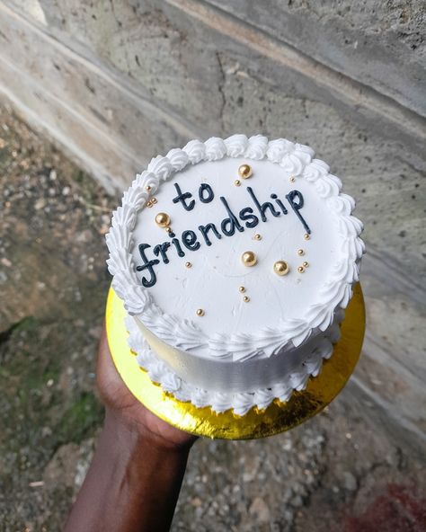 Would you categorise your friendship as goals? Show your appreciation to them with this adorable bento cake 🎂 🥰 #cake #cakedecorating #cakes #birthdaycake #chocolate #food #dessert #cakesofinstagram #birthday #cakedesign #instafood #baking #foodporn #yummy #cakestagram #homemade #love #sweet #instacake #bakery #cupcakes #foodie #cakeart #delicious #chocolatecake #pastry #instagood #foodphotography #happybirthday #cakelover Cake For Friendship, Friendship Cake, Bakery Cupcakes, Celebrating Friendship, Chocolate Food, Bento Cake, Princess Tiana, Cake Lover, Cake Designs Birthday