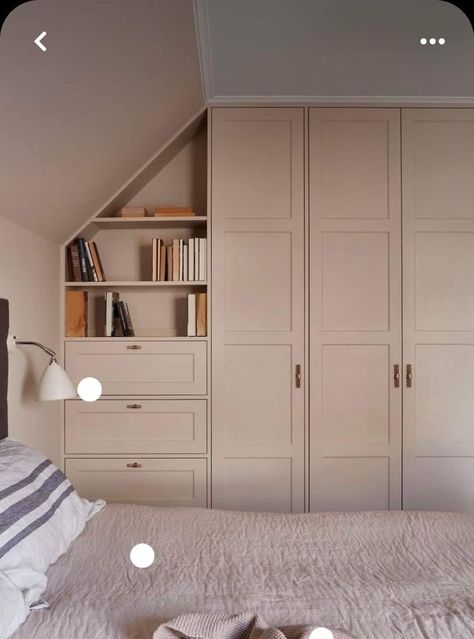 Built In Wardrobe Ideas Sloped Ceiling, Sloped Bedroom, Slanted Wall Closet, Eaves Bedroom, Angled Bedroom, Attic Bedroom Decor, Attic Storage Ideas, Loft Conversion Bedroom, Devon House