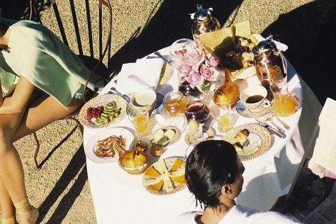 Russian Breakfast, Hotel Breakfast Buffet, Hotel Buffet, Arthur Elgort, Weekday Breakfast, Toast In The Oven, Hotel Breakfast, Vogue France, Buffet Breakfast