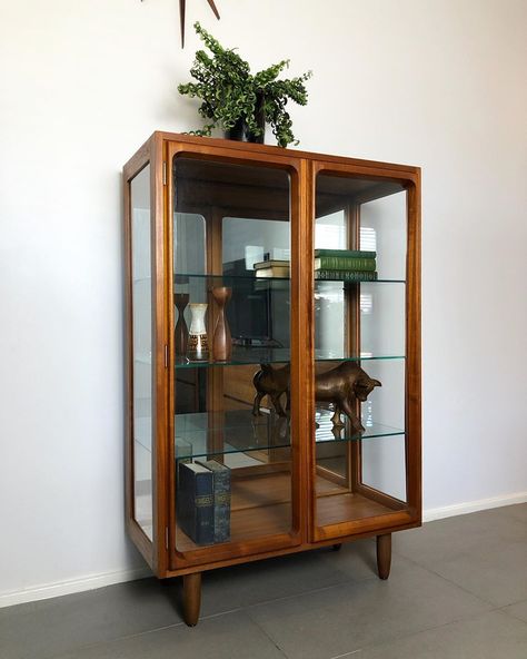 Mid Century Lane on Instagram: “Beautiful Chiswell teak display China cabinet manufactured in 🇦🇺 on 26 January 1974. Professionally restored to showroom condition and…” Minimal China Cabinet Display, Midcentury Display Cabinet, Mid Century Glass Cabinet, Mid Century Modern Glass Cabinet, Display Cabinet Mid Century, Mid Century Modern Display Cabinet, Wooden Display Cabinet, Mid Century Display Cabinet, Glass Display Cabinet Ideas