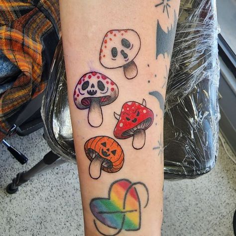 Mushroomtattoo Ideas, Halloween Mushroom Tattoo, Mushroom Best Friend Tattoo, Pumpkin Mushroom Tattoo, Spooky Mushroom Tattoo, Colorful Mushroom Tattoo, Best Friend Halloween Tattoos, Mini Mushroom Tattoo, Cute Mushroom Tattoos