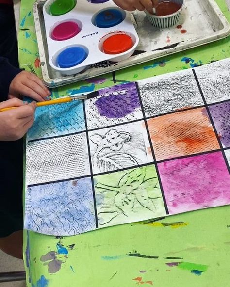 Tracy Boberg Nichols on Instagram: "My 1st graders loved doing some crayon texture rubbing and painting. For the early finishers, I set out some more paper and some copies of a still life for them to paint. Busy happy hands! Thanks to @mb_artroom for this perfect 1st grade texture lesson idea! . . . . #1stgradeart #kidsart #kidsartclass #kidsactivityideas #kidscraftideas ##artprojects #artlessonsforkids #artlessons #homeschoolart #artteachersofinstagram #kidsartclass #artcurriculum #homesc Texture Art Grade 1, Texture Rubbing Art For Kids, Crayon Texture, Texture Art Projects, Kindergarten Art Projects, Kids Art Class, Art Lessons For Kids, Art Curriculum, Elementary Art Projects