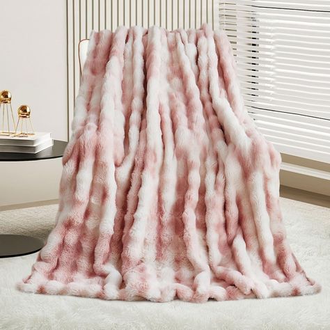 Luxury Plush Throw Blanket - Super Soft Cozy Fuzzy Blanket Faux Fur Blanket Lightweight Blankets Warm Bed Throws for Couch Bed Sofa (W130 x L160CM, Gradient Pink) Big Fluffy Blanket, Blankets Warm, Fuzzy Throw Blanket, Blanket For Bed, Cozy Sofa, Fuzzy Blanket, Faux Fur Throw Blanket, Warm Bed, Faux Fur Blanket