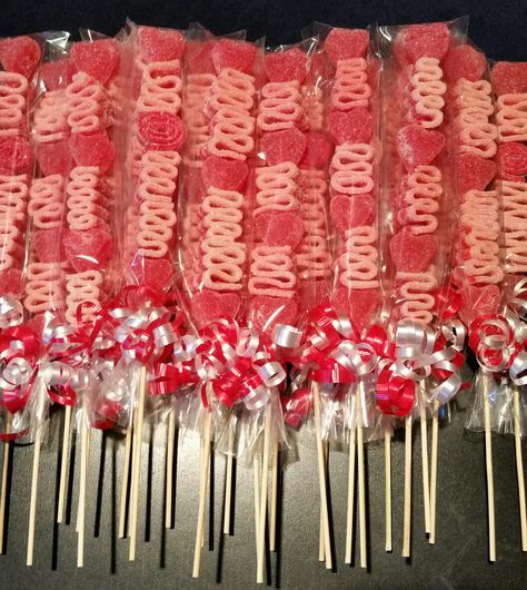 Pink Candy Kabobs Diy, Candy Kabob Display, Valentine’s Day Kabobs, Valentine Candy Skewers, How To Make A Candy Kabob, Pink Candy Skewers, Pink Candy Kabobs, Lollipop Kabobs, Gummy Kebab