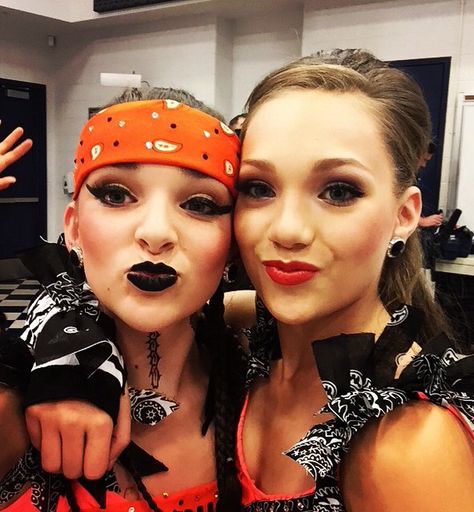 Kendall & Maddie Dance Moms Season 5, Dance Moms Memes, Dance Moms Costumes, Dance Moms Maddie, Cheer Photography, Maddie Z, Dance Moms Cast, Dance Moms Pictures, Dance Moms Funny