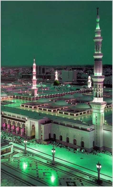 Muhammad Rasulullah, Masjid Al Nabawi, Islamic Quotes About Life, Lovely Wallpapers, Medina Saudi Arabia, Mecca Masjid, Masjid Nabawi, Al Madinah, Makkah Madina