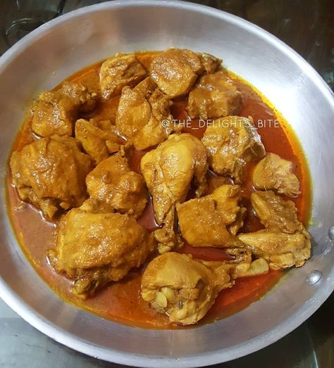 Bengali Foods, Schezwan Chicken, Schezwan Sauce, African Foods, Brown Food, Bengali Food, Curry Chicken Recipes, Chicken Curry, Boneless Chicken