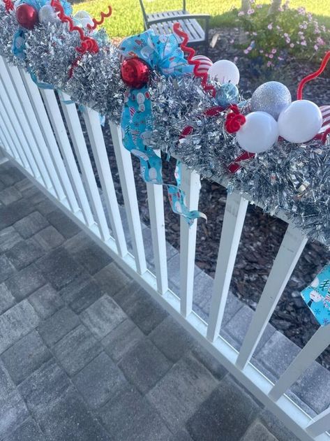 Christmas Diy Pool Noodles, Christmas Decor Ideas Pool Noodle, Pool Noodle Ornaments, Christmas Decoration With Pool Noodles, Pool Noodle Outdoor Decor, Decorate Railing For Christmas, Pool Noodle Wreath Diy Christmas, Pool Noodle Railing Christmas, Pool Noodle Holiday Decor