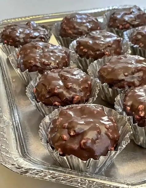 Texas Sheet Cake Bites Texas Sheet Cake In Bundt Pan, Southern Cake Recipes, Texas Sheet Cake Bites, Sheet Cake Bites, Sheet Cake Cookies, Texas Sheet Cake Cookies, Cake Frosting Recipes, Candy Pie, Good Desserts