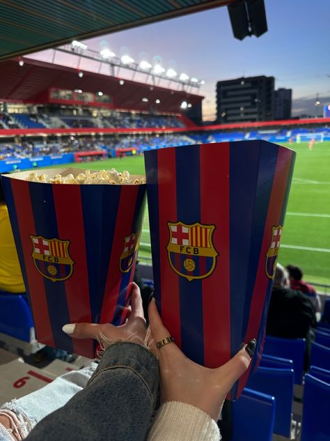 Fcb Aesthetic, Football Wife Aesthetic, Barcelona Soccer Party, Wag Aesthetic, Football Wife, Barcelona Aesthetic, Impossible Is Nothing, Football Girlfriend, Footballers Wives