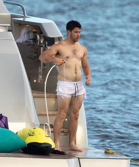 Nick Jonas Shirtless, Nick Jonas, Real Life Stories, Celebrity Entertainment, Hottest Celebrities, Justin Bieber, In This Moment, Tumblr, Celebrities