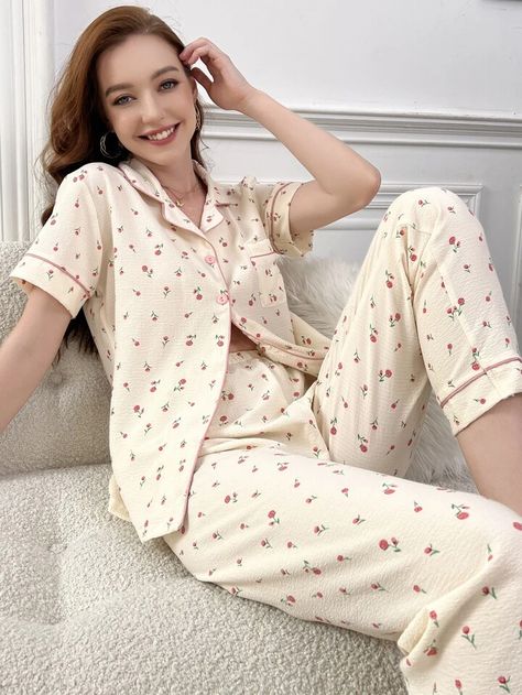 Ditsy Floral Print Contrast Piping PJ Set | SHEIN USA Floral Pant, Cute Pjs, Pajama Fashion, Sleep Clothes, Floral Type, Cute Pajama Sets, Ditsy Floral Print, Cute Pajamas, Pant Sets