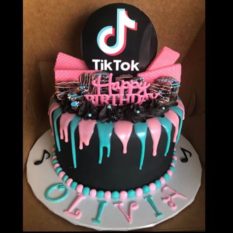 13 Cute Tik Tok Cake Ideas (Some are Absolutely Beautiful) Tik Tok Cake, Tiktok Theme, Tiktok Logo, Red Birthday Cakes, 12th Birthday Cake, 14th Birthday Cakes, Birthday Cake Pictures, Cake Designs Images, Birthday Party For Teens