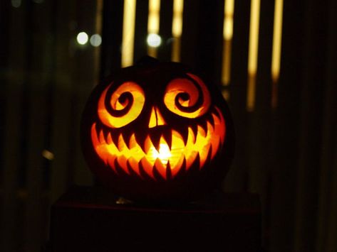 Whimsical Pumpkin Carving, Creepy Pumpkin Carving Ideas, Spiral Eyes, Pumpkin Carving Idea, Unique Pumpkin Carving Ideas, Pumkin Carving, Scary Pumpkin Carving, Pumpkin Carving Designs, Halloween Pumpkin Carving