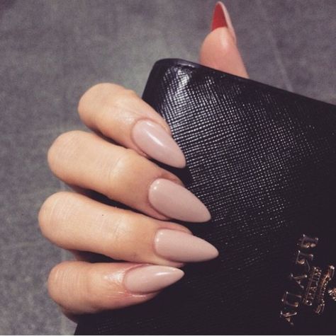 Red Bottom Nails, Nude Nail, Almond Shape Nails, Classy Design, Super Nails, Almond Shape, Nails Polish, Beautiful Nail Art, Classy Nails