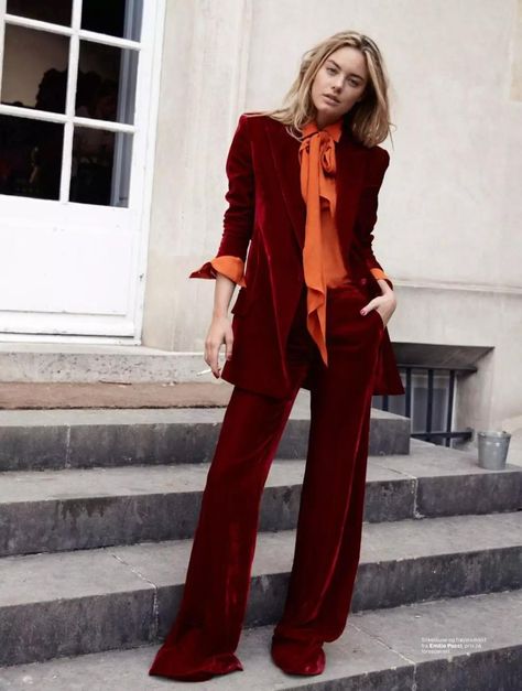 20 Awesome Winter Pants Ideas to Copy  #Colors #fashion #Pants Camille Rowe Style, Camille Rowe, Velvet Suit, Blazer Outfit, Business Dress, Red Suit, Orange Blouse, Retro Mode, Business Outfit