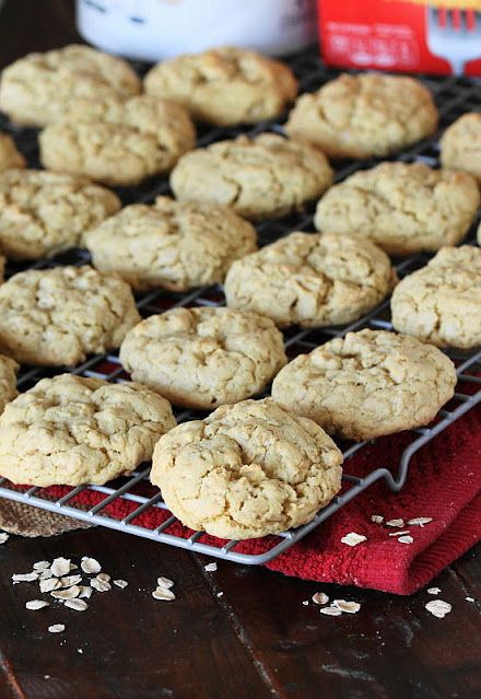 Oatmeal Cake Mix Cookies, Cake Mix Oatmeal Raisin Cookies, Cake Mix Oatmeal Cookies, Oatmeal Applesauce Cookies, Cookies 2023, Oatmeal Butterscotch Cookies, Peanut Butter Chip Cookies, Zucchini Recipes Dessert, Cake Mix Cookie Bars