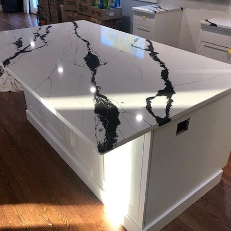 White Resin Countertops, Black White Countertops, White Black Marble Kitchen, Black And White Stone Countertop, White And Black Epoxy Countertop, Black And White Epoxy Countertops, Panda Quartz Countertop, White And Black Marble Countertops, White Countertop With Black Veins