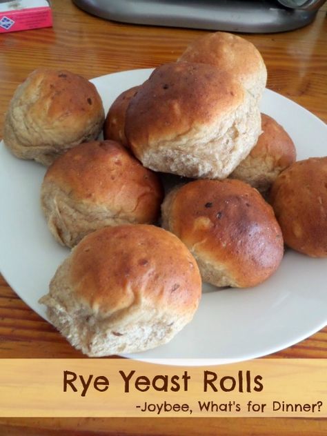 Rye Yeast Rolls:  Soft and fluffy yeast rolls made with rye flour, onions, and caraway seeds. Fluffy Yeast Rolls, Soft Bread Recipe, Rye Bread Recipes, Breakfast Pastry, Minimalist Baker, Yeast Rolls, Rye Flour, Dinner Rolls Recipe, British Baking