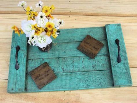 Wedding Signs Rustic Pallets, Pallet Serving Trays, Pallet Wood Tray, Pallet Tray, Rustic Serving Trays, Rustic Tray, Diy Tray, Reclaimed Pallet Wood, Pallet Crafts