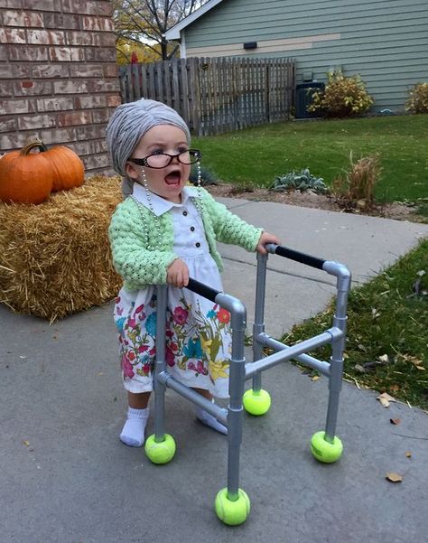 Granny yelling at her cat to get back in the house Costume Ideas Diy, Granny Costume, Grandma Costume, Toddler Costumes Girl, Halloween Costume Toddler Girl, Toddler Girl Halloween, Baby Kostüm, Halloween 2022