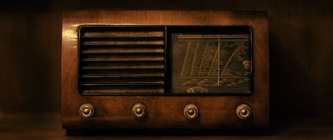 1950s Radio, 1920s Aesthetic, Escape Room Puzzles, Radio Waves, Retro Radio, Look At The Moon, The Big City, Radio Wave, Antique Radio