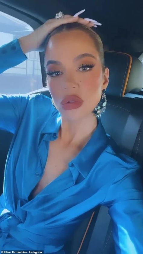 Khloe Kardashian was seen puckering her lips while rocking a blue dress with a plunging neckline in a new Instagram video. Kardashian Lips, Khloe Kardashian Video, Klohe Kardashian, Kylie Jenner Gif, Khloe K, Kloe Kardashian, Khloé Kardashian, Moms Goals, Jenner Family